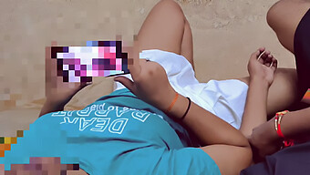 Saudara Tiri Suman Menangkapnya Menonton Pornografi Dan Menuntut Handjob